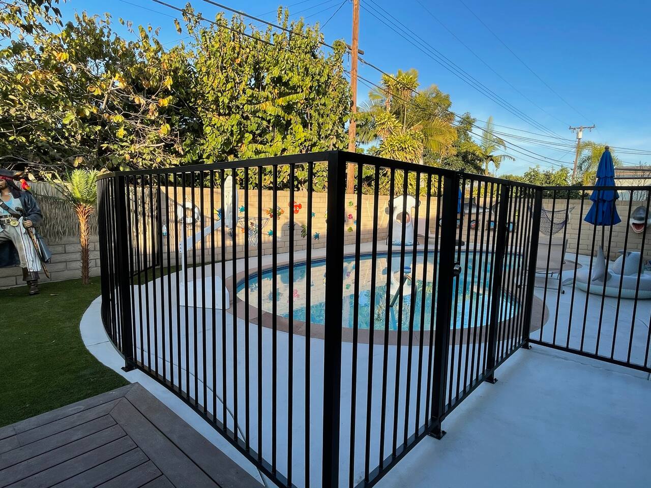 Safety gate around pool.