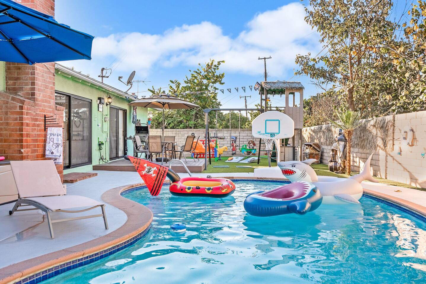Pool supplied with plenty of blow-up toys!