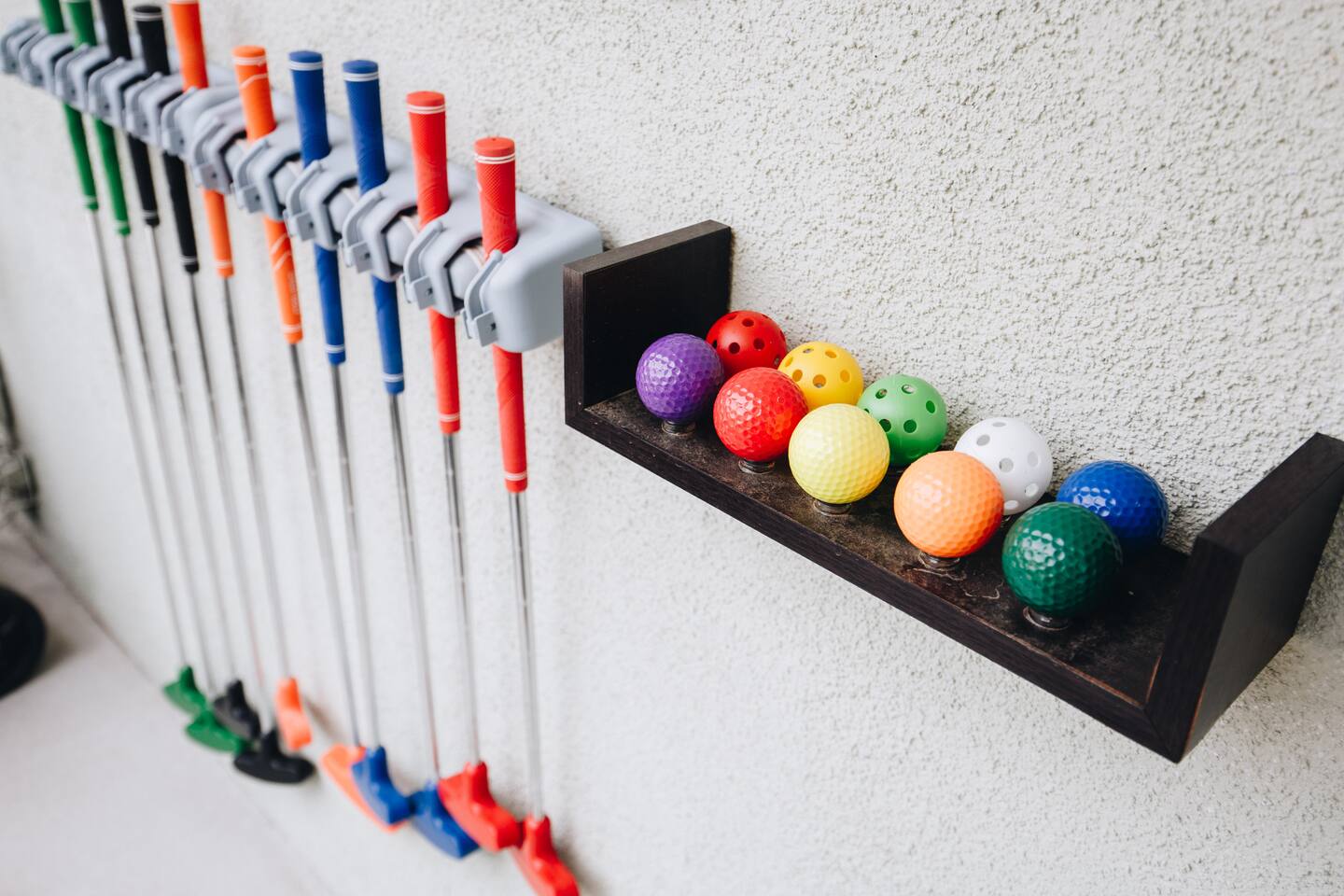 Play mini golf with the whole family!