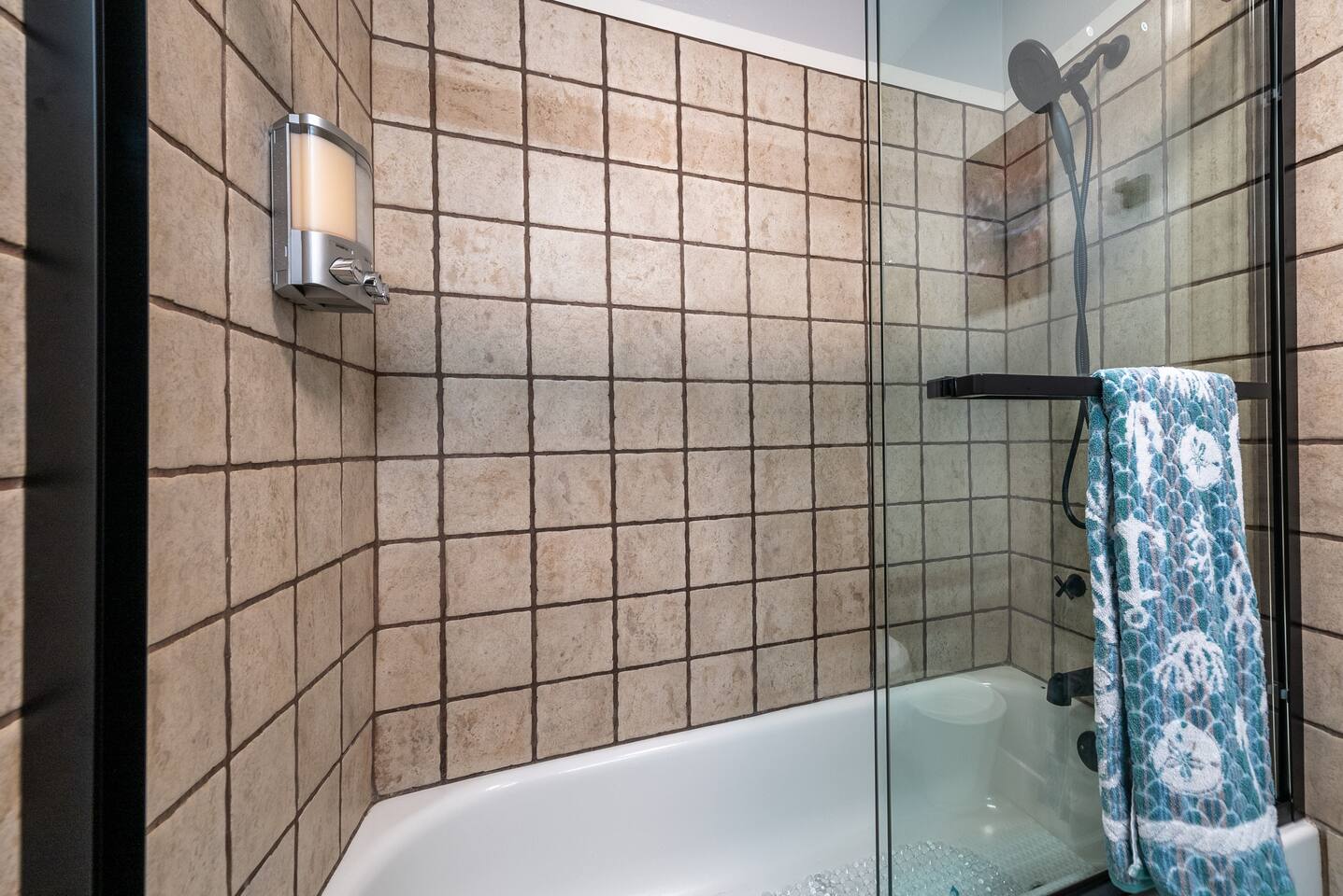 Take a relaxing bath after a day at the parks!