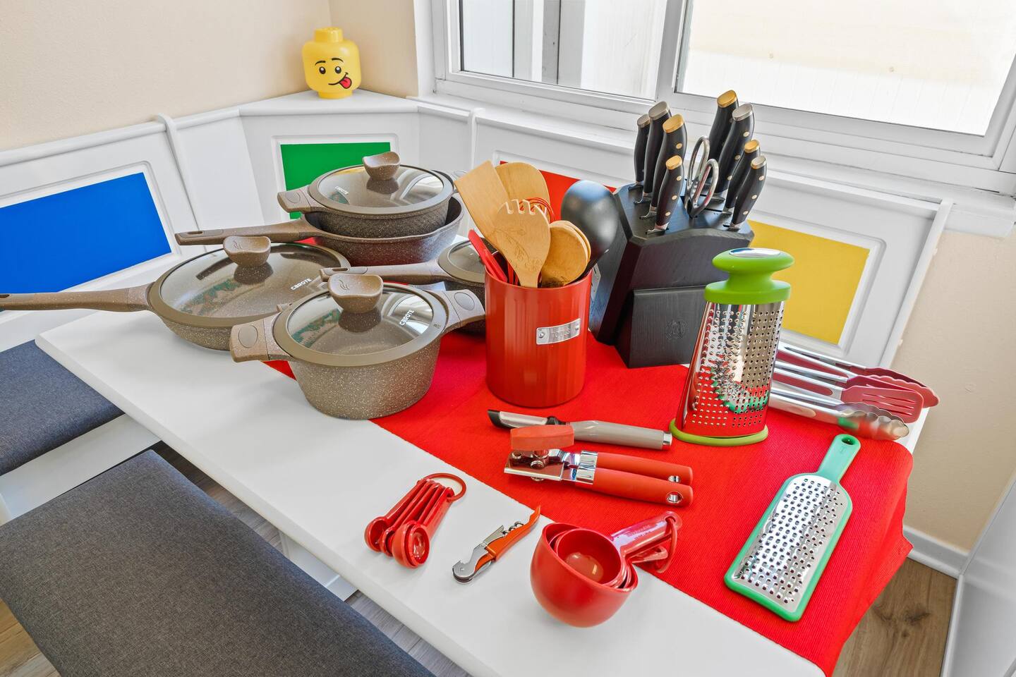 Plenty of cooking supplies!