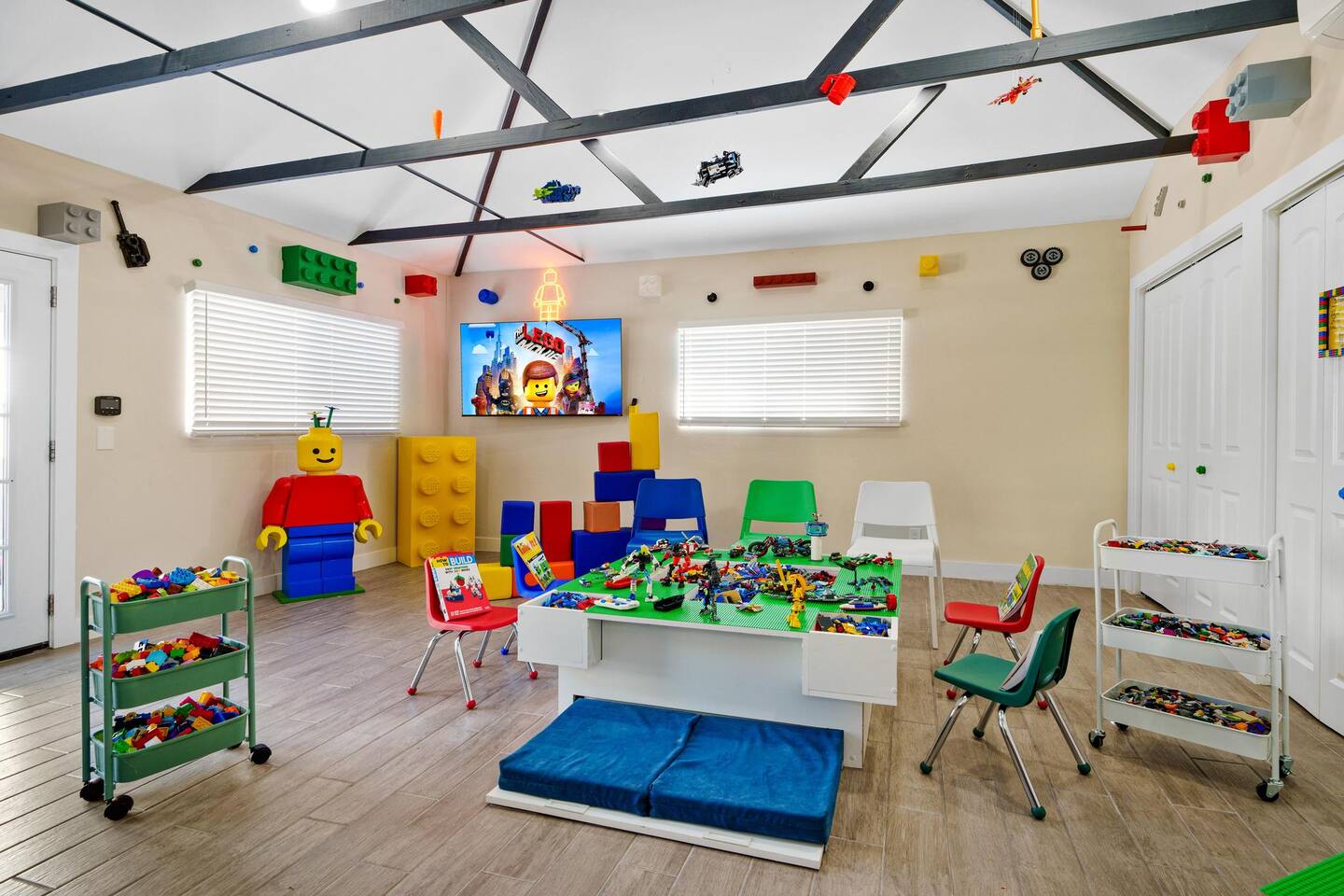 SO many LEGOS!