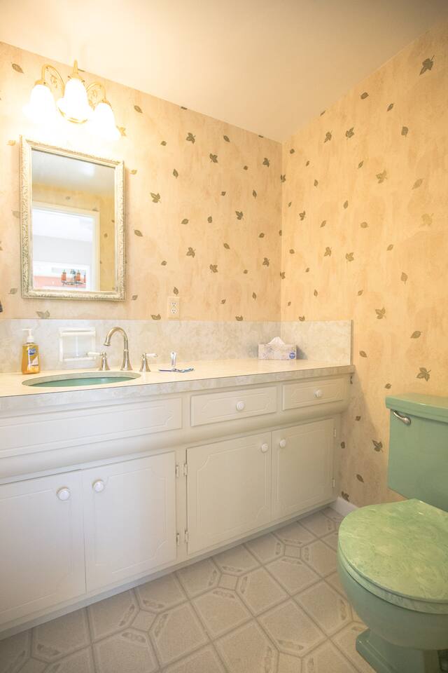 Colorful bathroom!