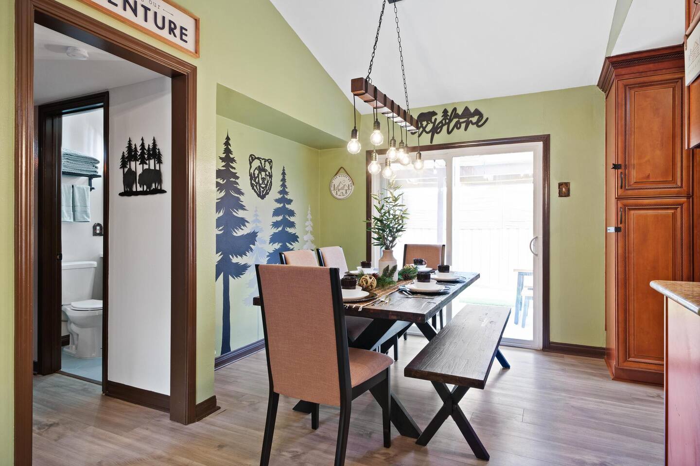 The Expedition Table