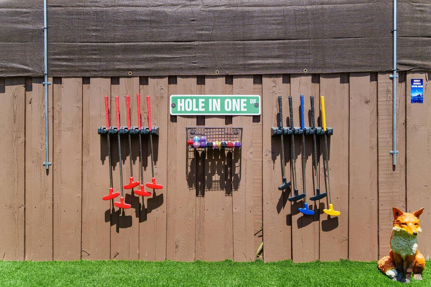 Play mini golf with the whole family!