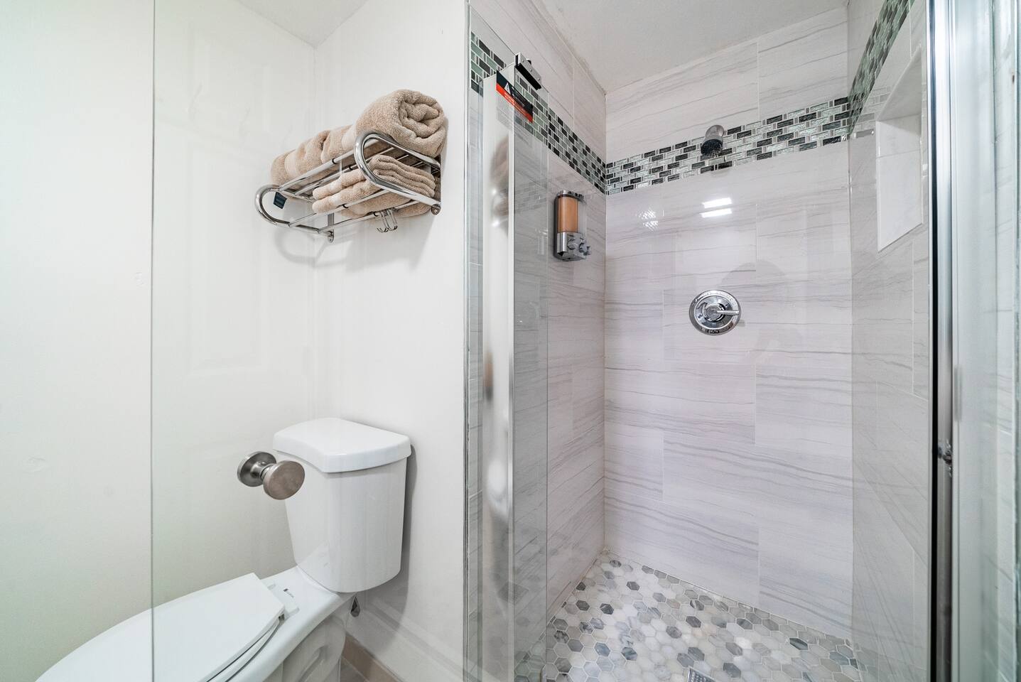 Simple and stylish walk-in shower.