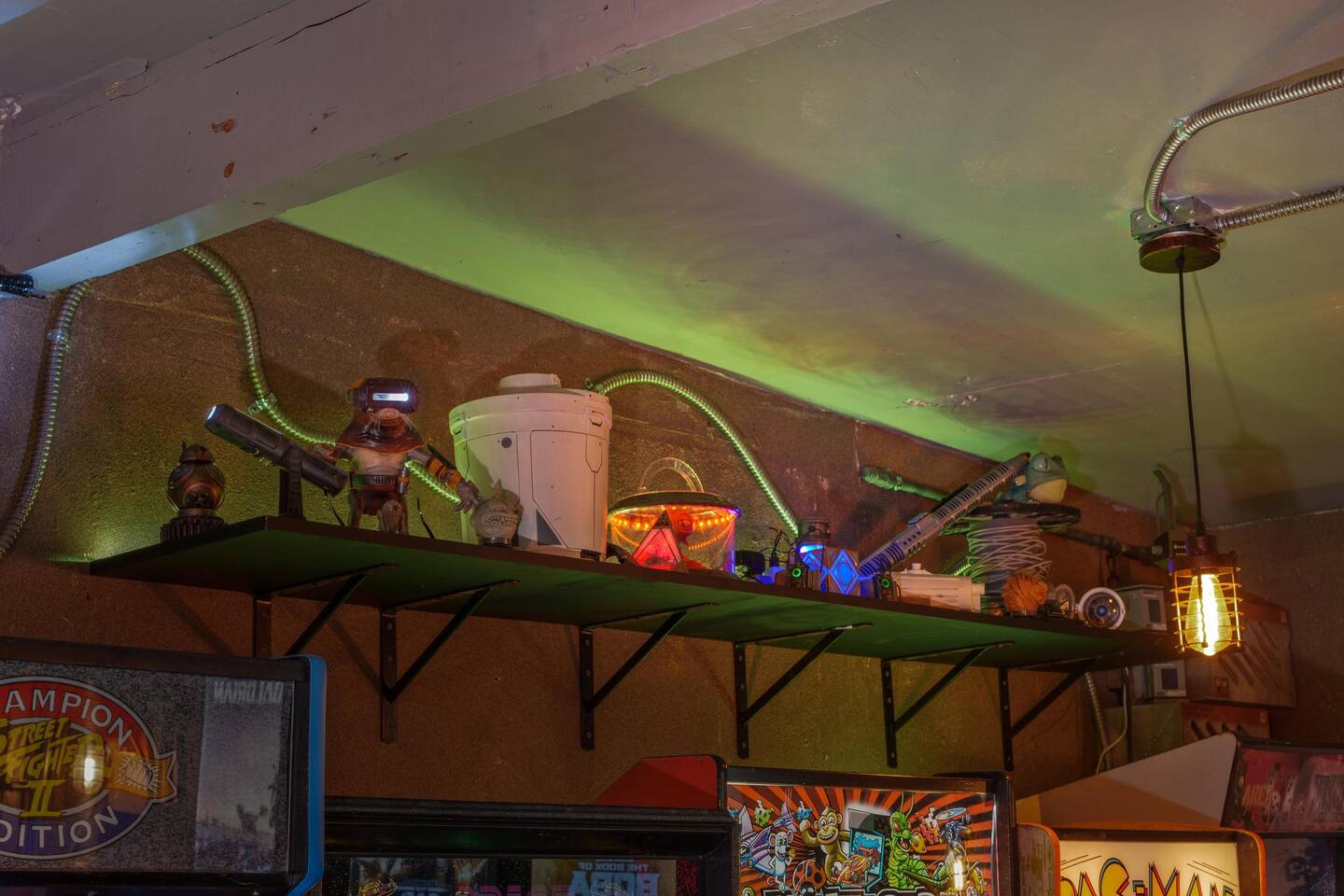 Batuu recycled knick-knacks. 