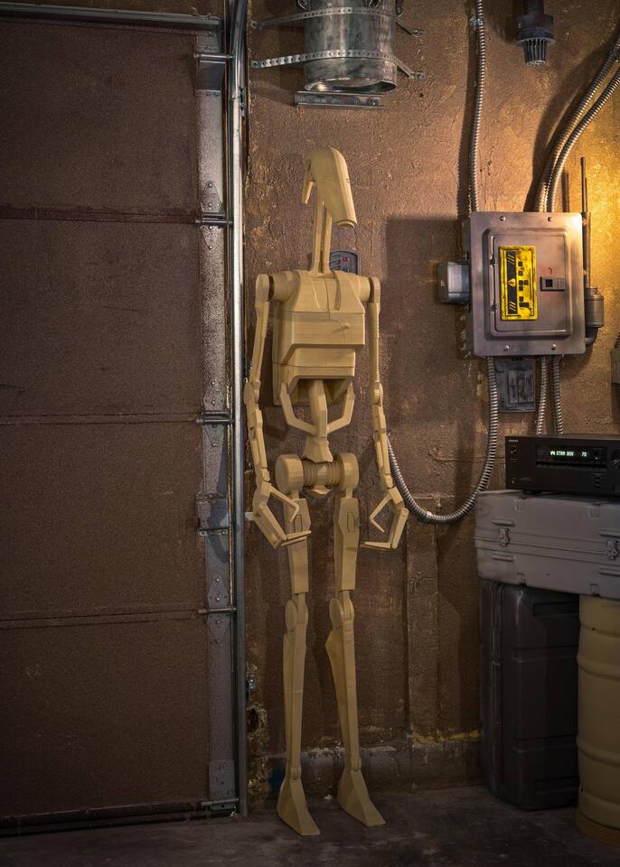 B1 battle droid statue in the cinema.