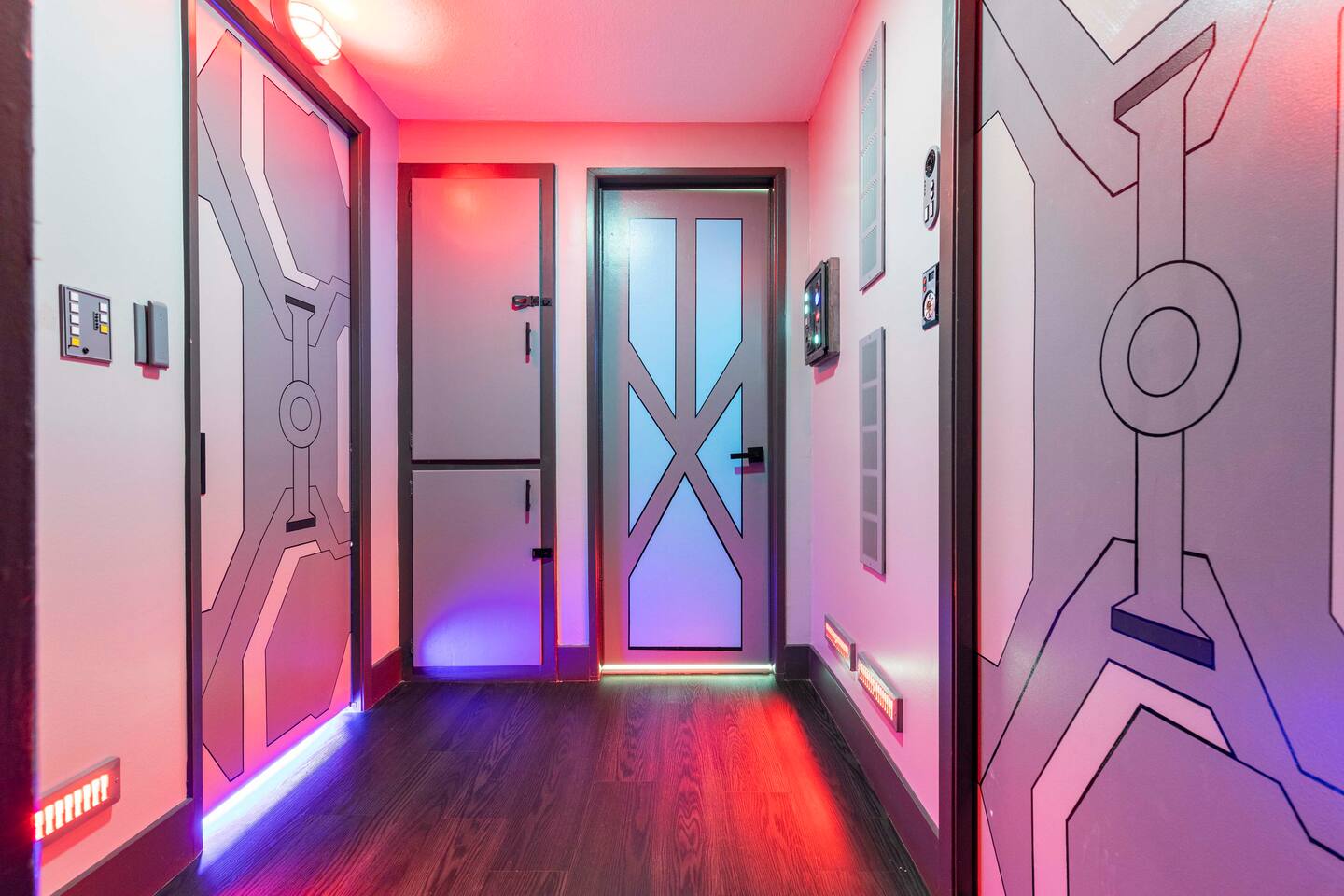 Immersive spaceship hallway corridor with automatic doors!